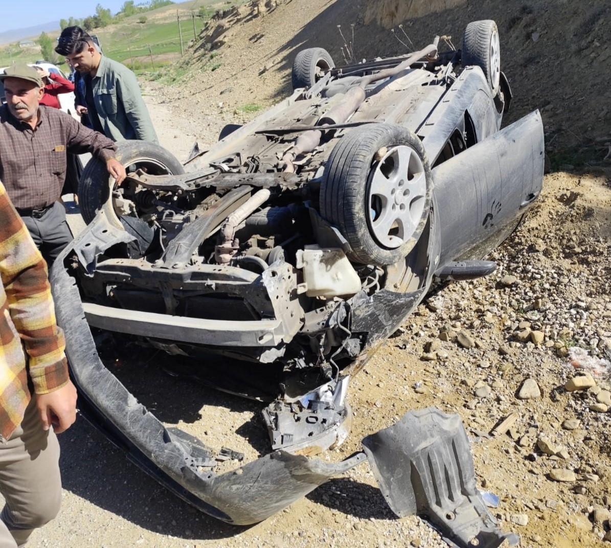 Başkale yolunda trafik kazası: 2 yaralı
