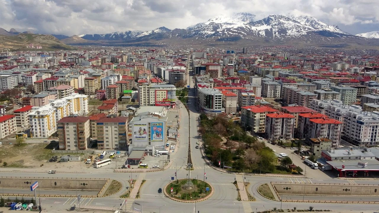 Van Neden Gelişemiyor?