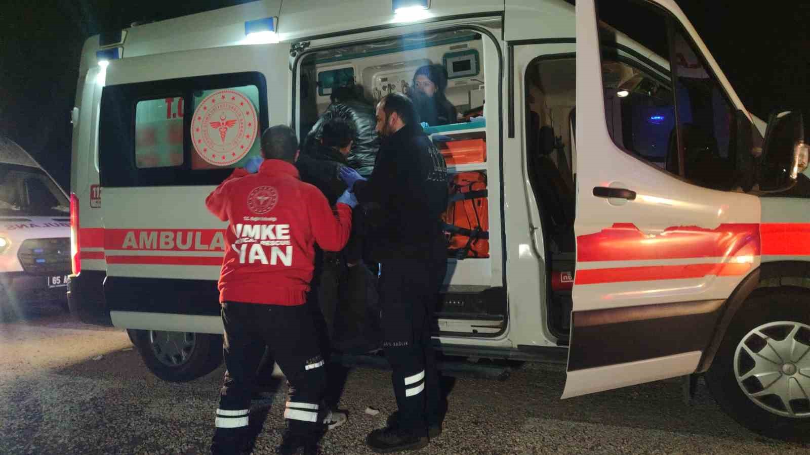 Van’da yolcu otobüsü devrildi! Çok Sayıda Yaralı Var