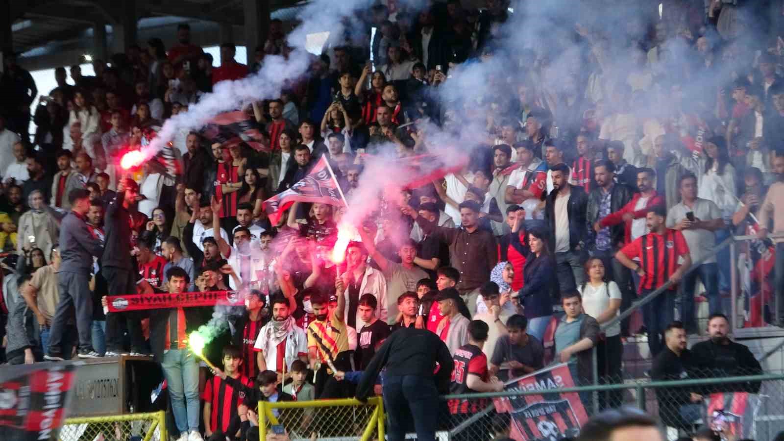 Vanspor FK’nın şampiyonluğu coşkuyla kutlandı