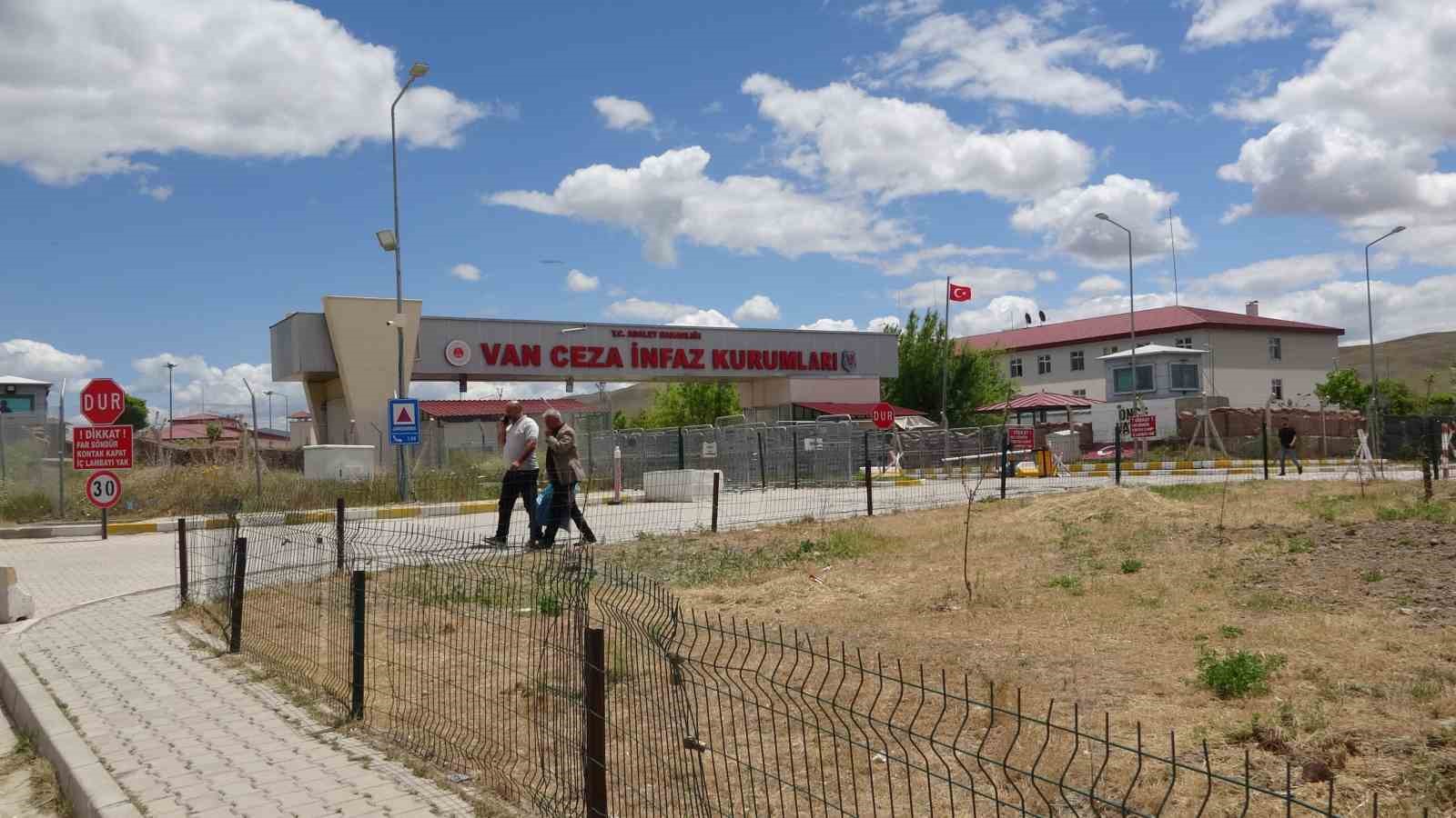 Van’daki cezaevlerinde tahliyeler başladı