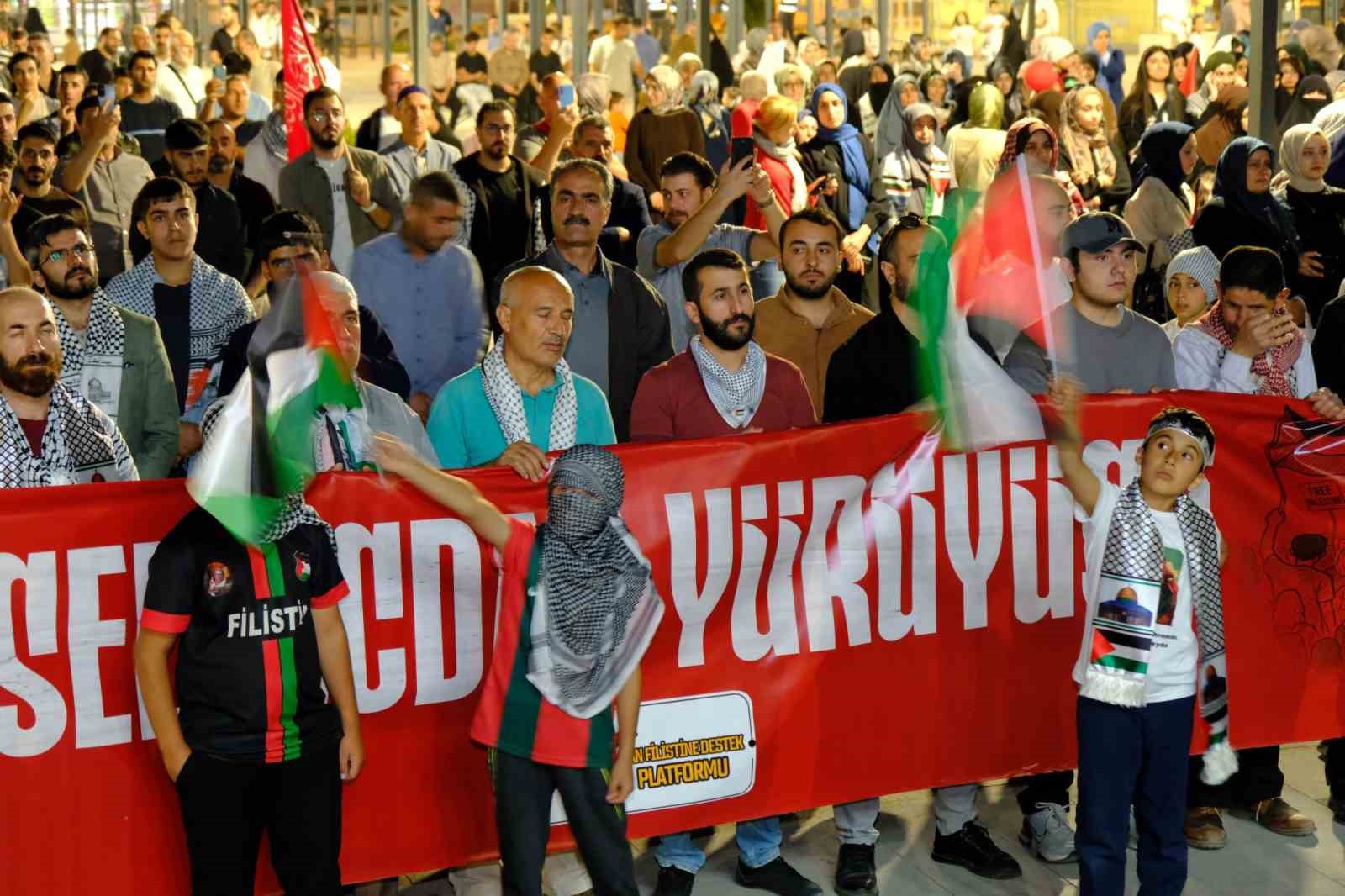 Van’da Gazze için küresel yürüyüş
