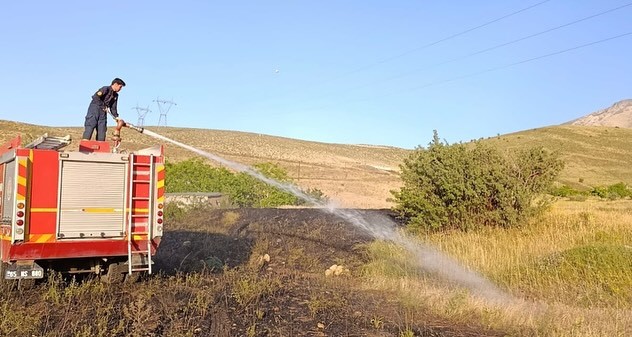 Van’da hafta sonu 18 yangına müdahale edildi