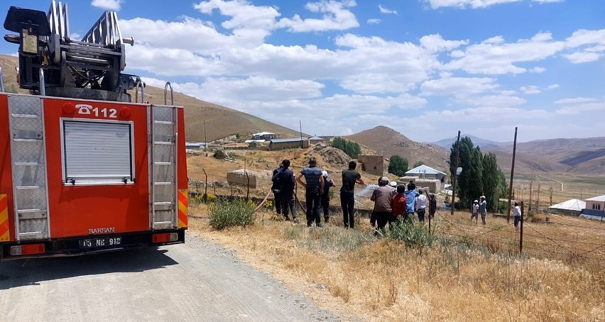 Van’da hafta sonu 18 yangına müdahale edildi
