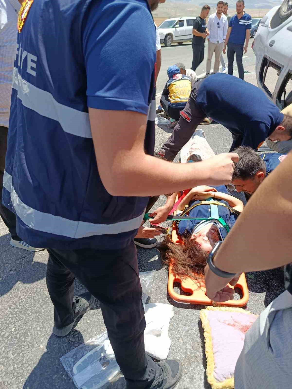 Van’da otomobil takla attı: 1 ölü, 3 yaralı