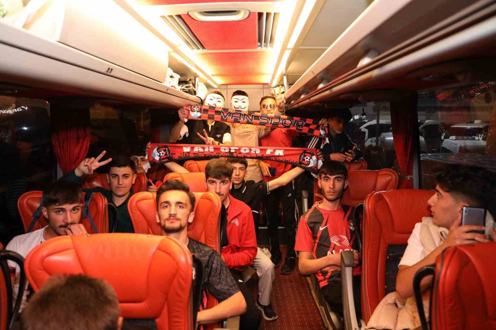 Van Büyükşehir Belediyesinden Vanspor taraftarına otobüs desteği