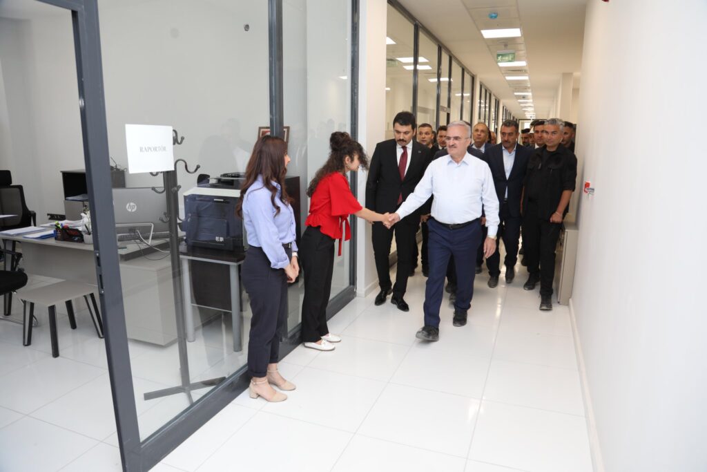 Münir Karaloğlu'da Van'da İncelemelerde Bulundu