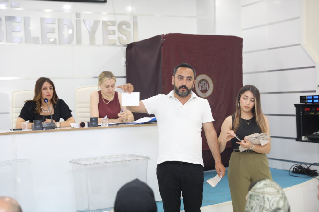 İpekyolu Belediyesi’nde Başkan Değişti