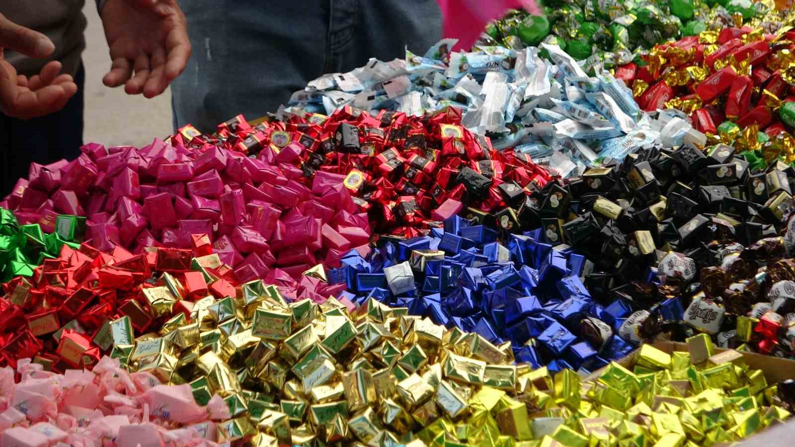 Van’da bayram telaşı başladı: Çarşı ve pazarda renkli görüntüler