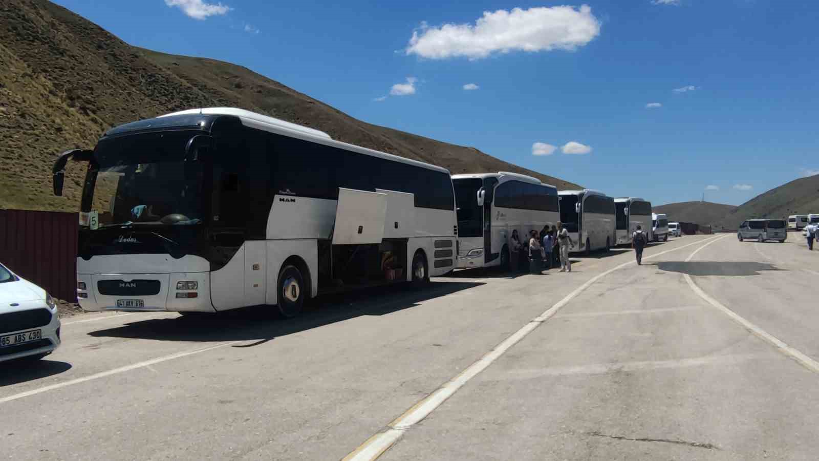 Umman, İran’daki vatandaşlarını tahliye ediyor