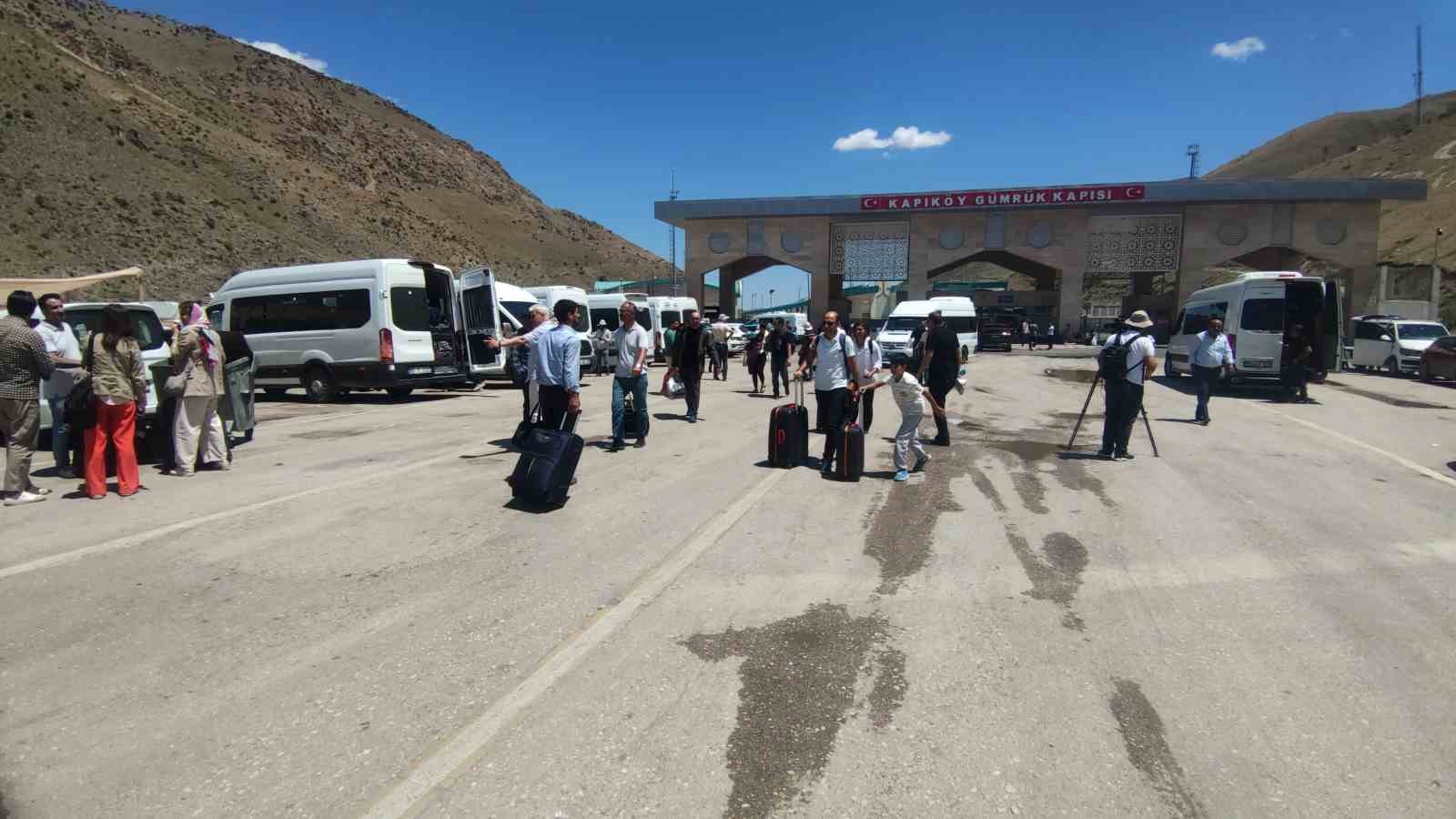 Umman, İran’daki vatandaşlarını tahliye ediyor