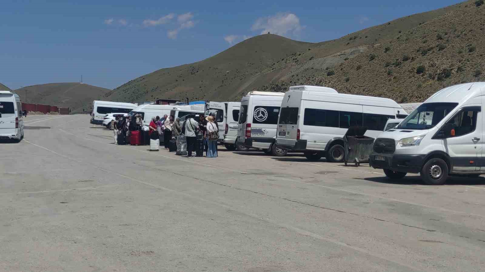Umman, İran’daki vatandaşlarını tahliye ediyor