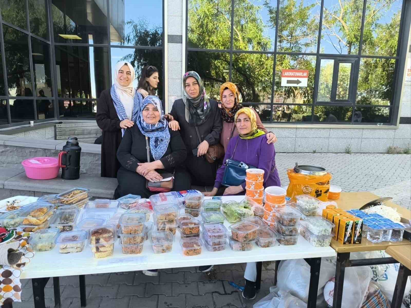 Vanlı kadınlardan Gazze için ’hayır çarşısı’
