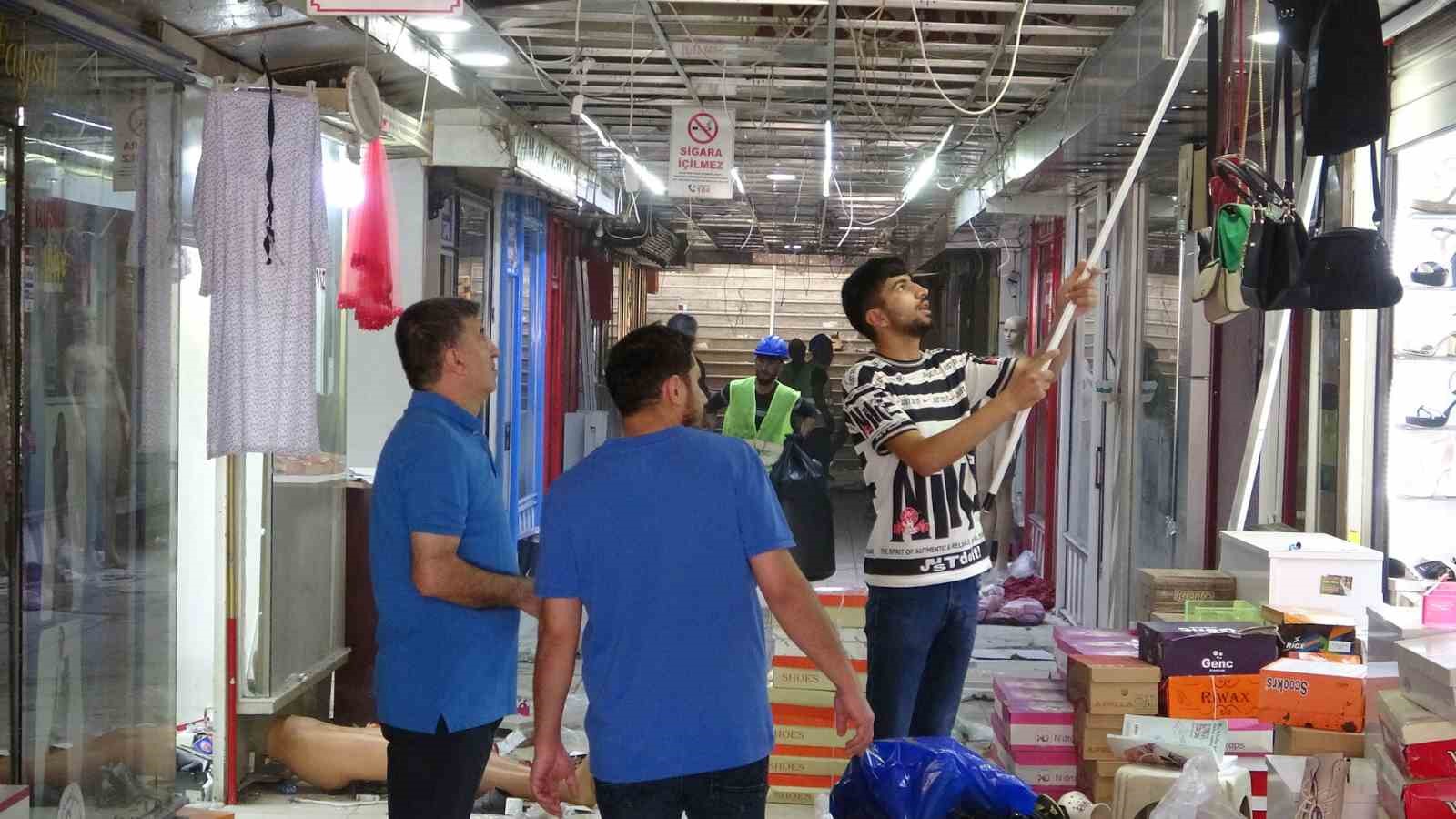 Hz. Ömer Cami esnafı dükkanları boşaltıyor