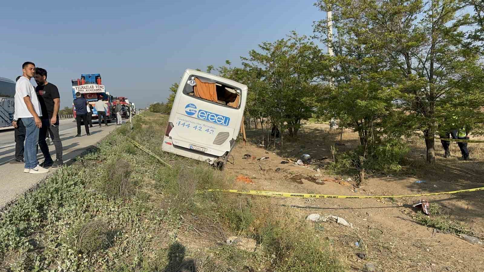 Konya’da yolcu otobüsü devrildi: 1 ölü, 23 yaralı