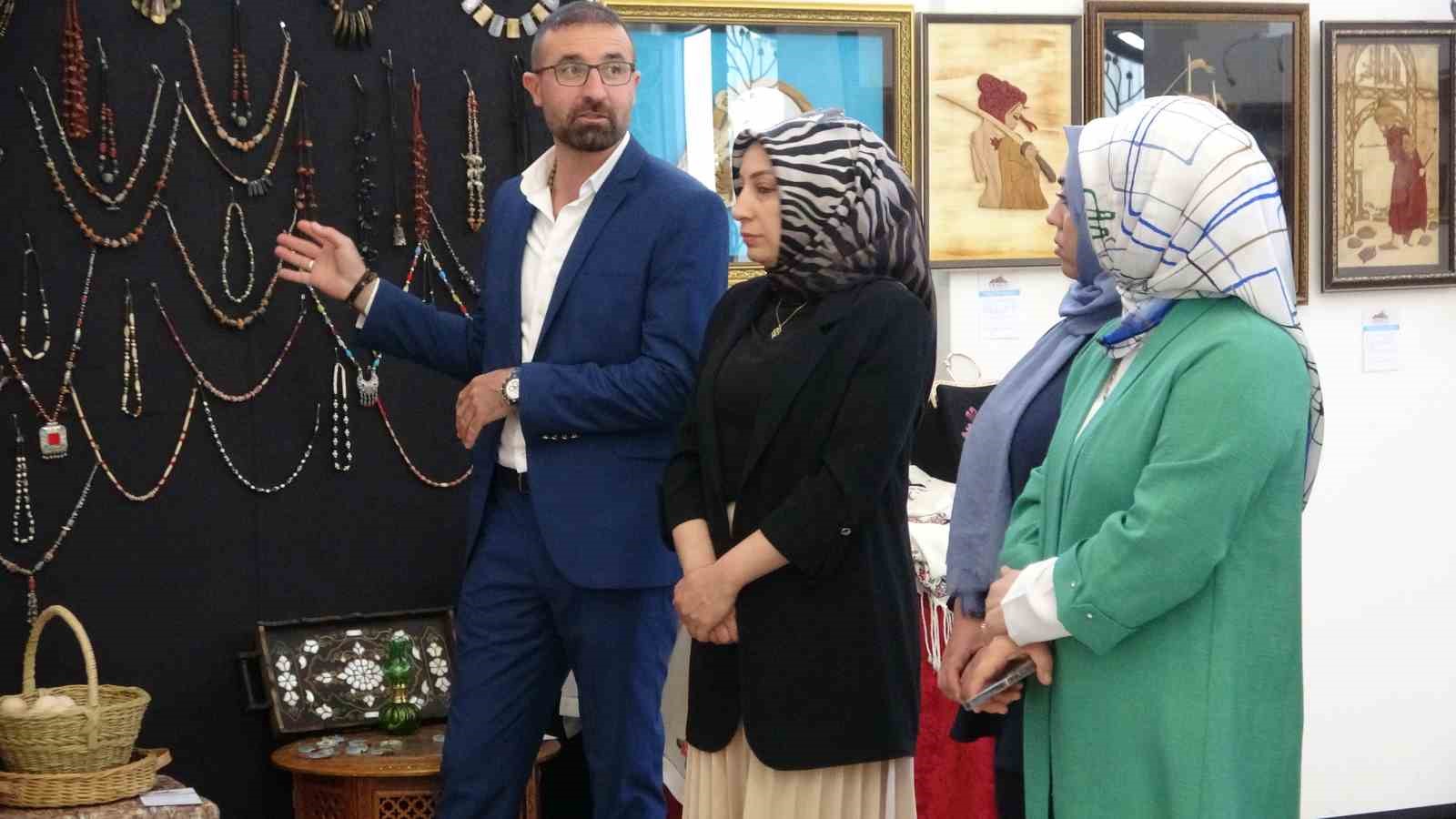 Van’da unutulmaya yüz tutmuş sanatlar sergisi açıldı