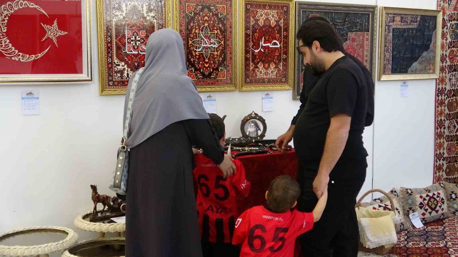 Van’da unutulmaya yüz tutmuş sanatlar sergisi açıldı