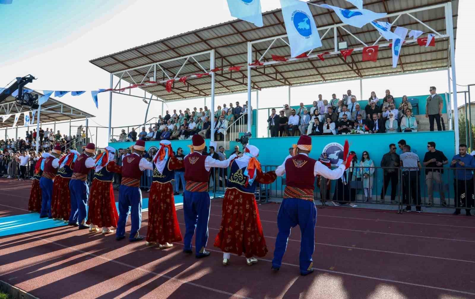 Van YYÜ’de mezuniyet coşkusu