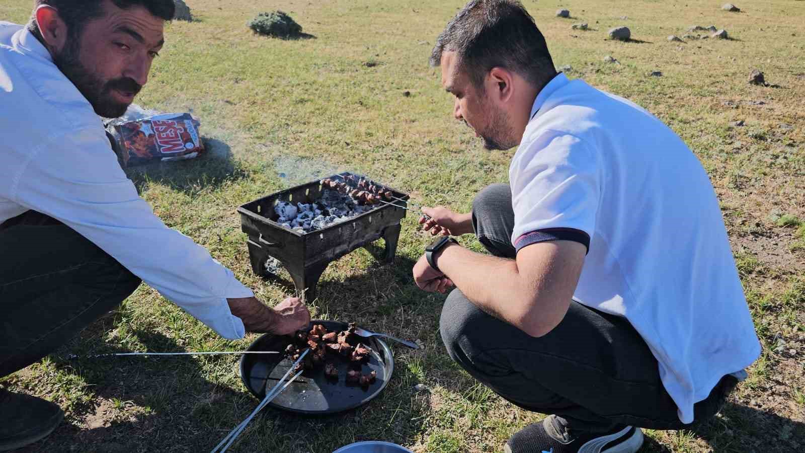 Süphan Dağı piknikçilerin yeni gözdesi oldu