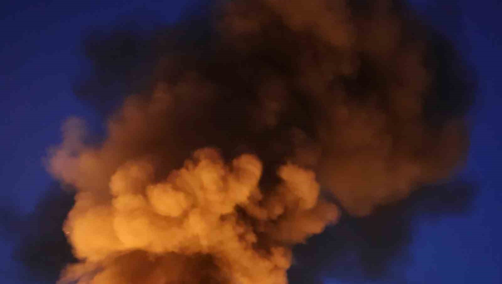Şehrin merkezindeki çöplükten yükselen alevler korkuttu