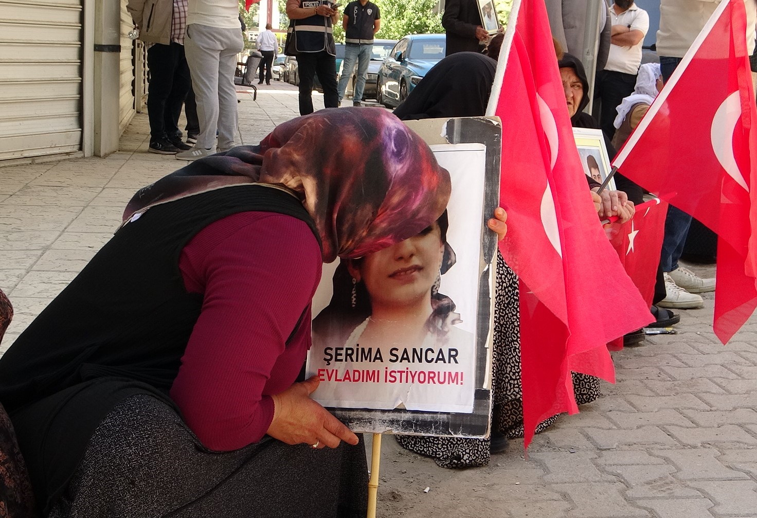 Van’da annelerin evlat nöbeti sürüyor