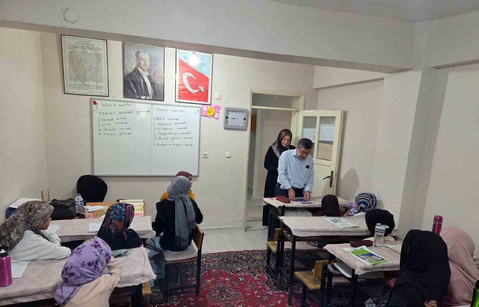 İpekyolu Müftüsü Tavlaşoğlu’dan Kur’an kurslarına ziyareti