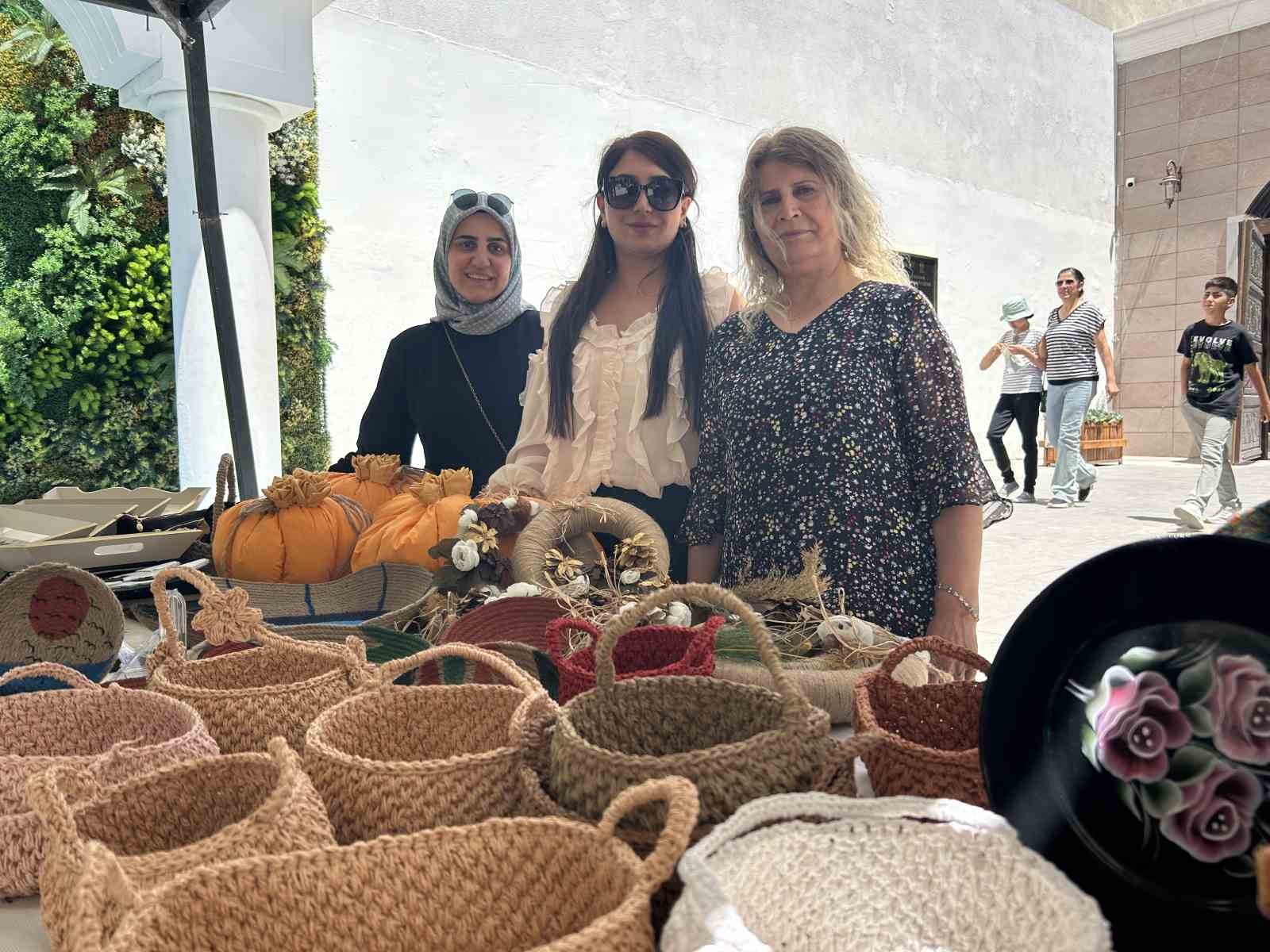 Van’da kadın kursiyerlerin el emeği beğeniye sunuldu