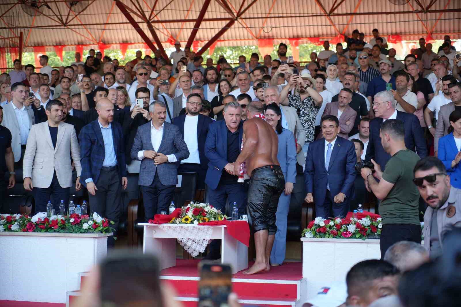 664. Kırkpınar başpehlivanı Orhan Okulu oldu