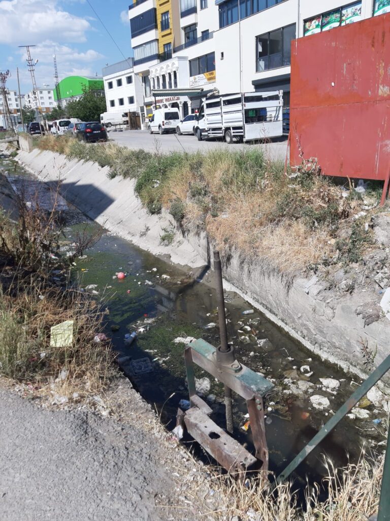 Tarihi Şamran Kanalı Çöplüğe Döndü
