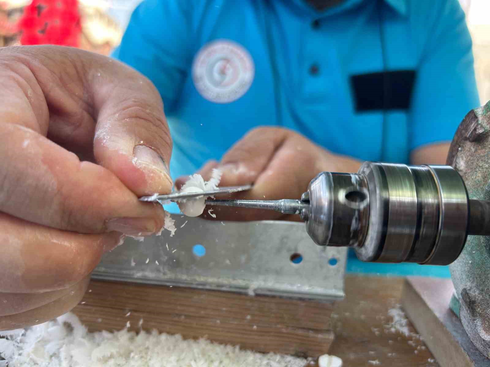 Eskişehir’in ‘beyaz altını’ lületaşı Van’da ilgi odağı oldu