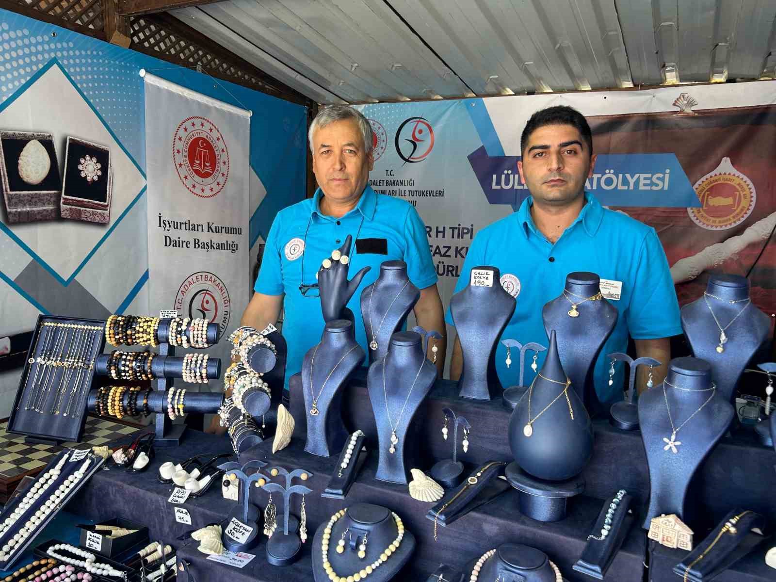Eskişehir’in ‘beyaz altını’ lületaşı Van’da ilgi odağı oldu