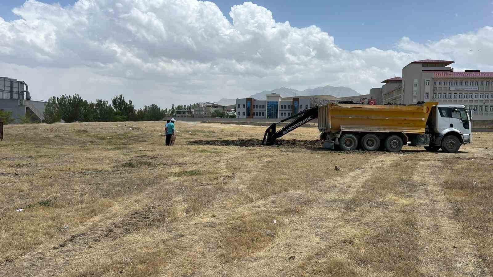 Van Şehir Hastanesi için ilk kazma vuruldu