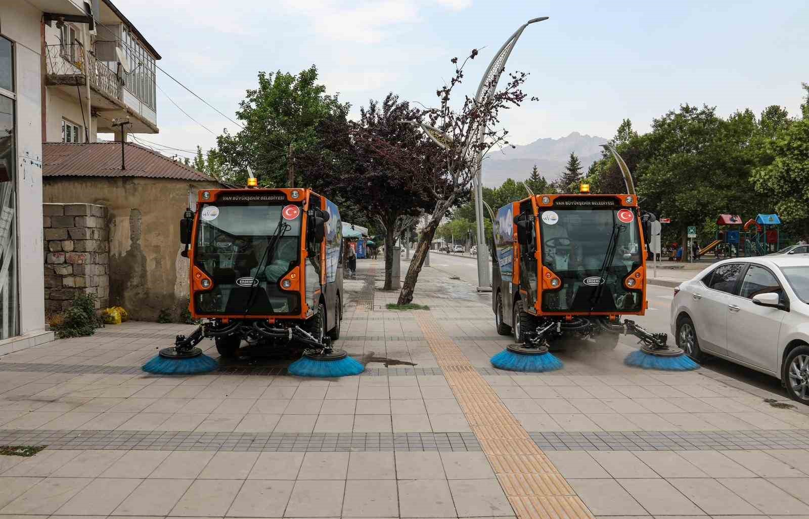 Van Büyükşehir Belediyesi temizlik filosunu güçlendiriyor
