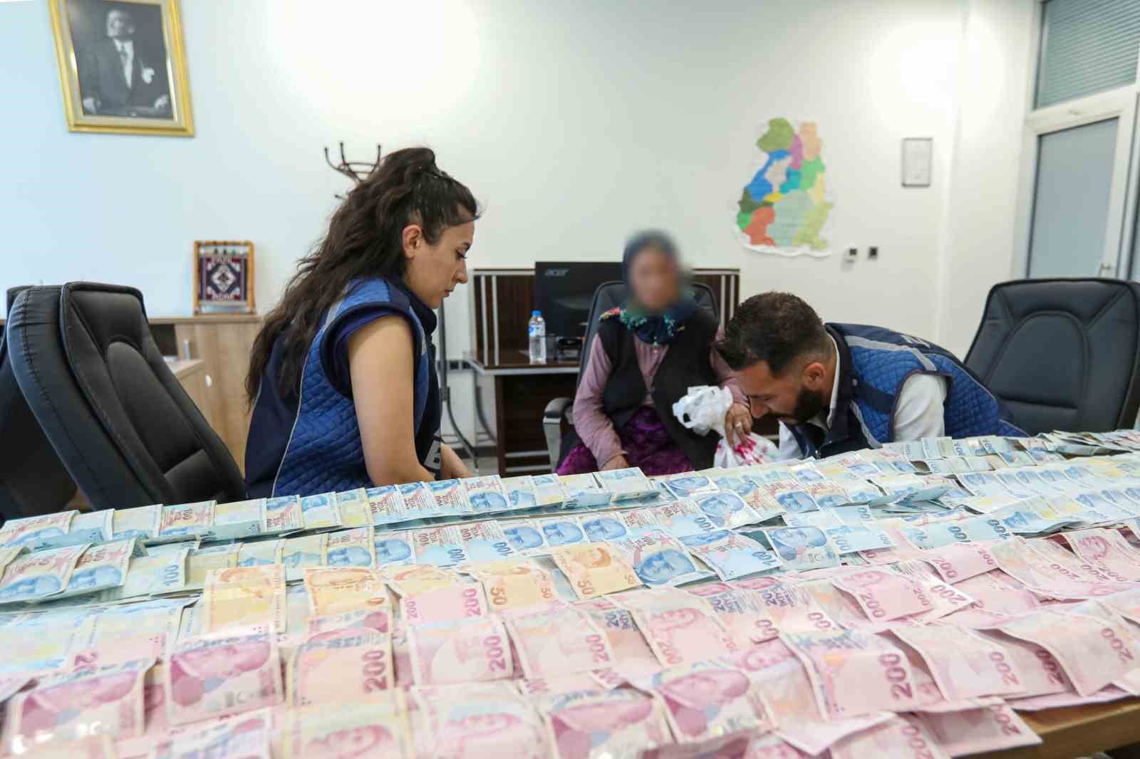 Van’da yakalanan dilencinin üzerinden 75 bin 950 TL çıktı