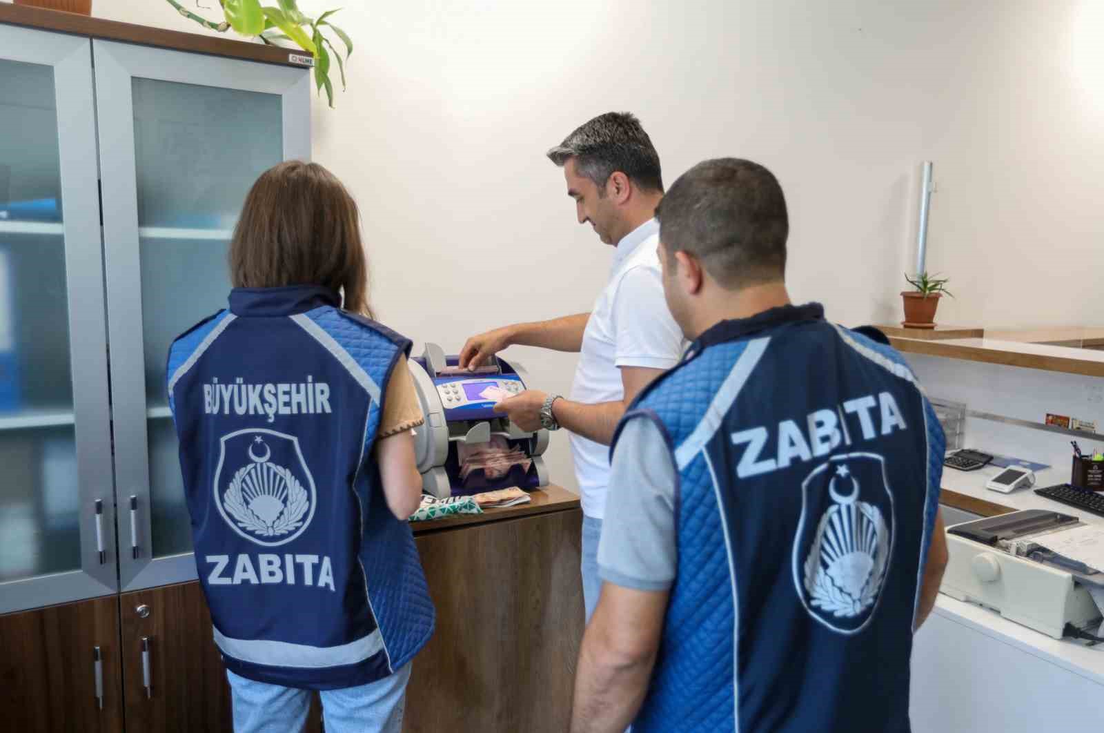 Van’da yakalanan dilencinin üzerinden 75 bin 950 TL çıktı