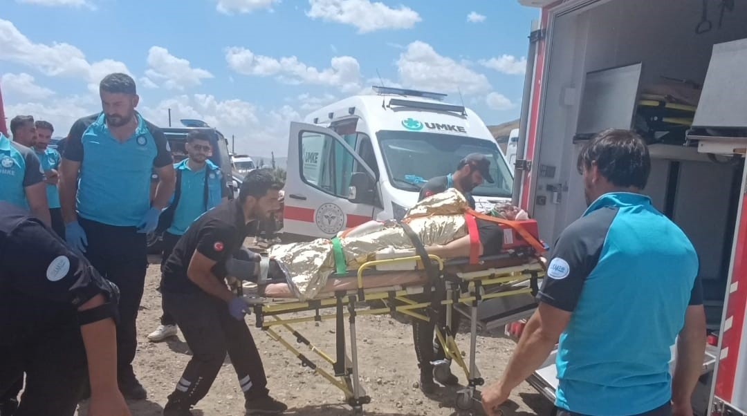 Van’da düşmeye bağlı yaralanan vatandaşları kurtarma tatbikatı