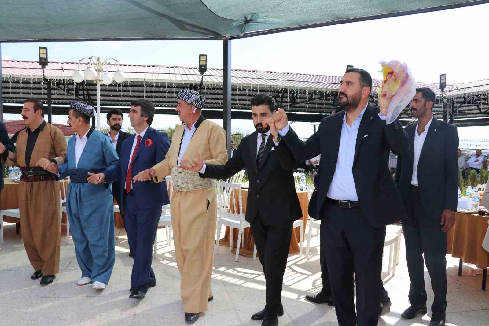 Mahmedpiran Aşireti’nden örnek takı töreni