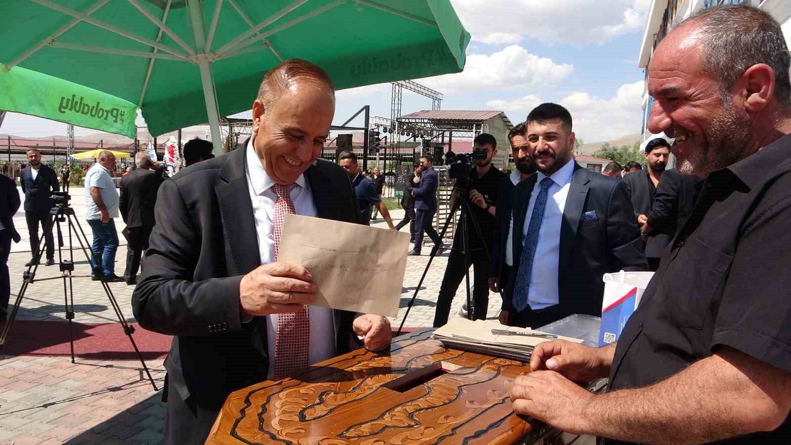 Mahmedpiran Aşireti’nden örnek takı töreni