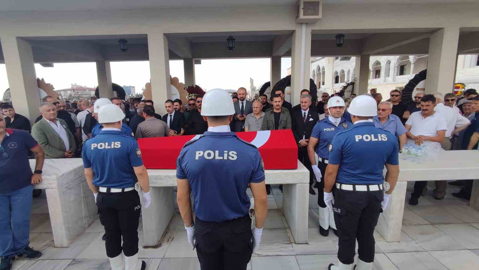 Eski Bitlis Valisi Karaömeroğlu, Ankara’da son yolculuğuna uğurlandı