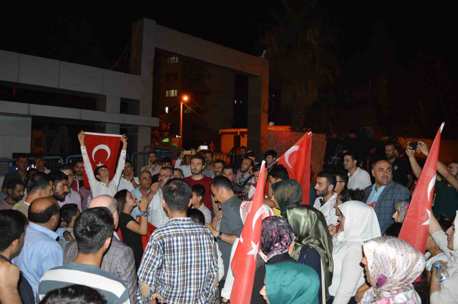 Şırnaklılar, 15 Temmuz gecesi yaşadıklarını anlattı