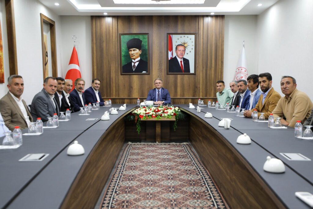 Vali Balcı, Bahçesaray Muhtarlarıyla Buluştu