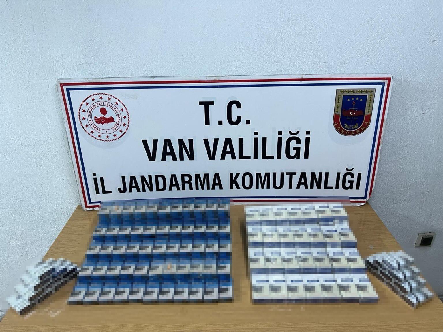 Van’da kaçak sigara ve elektronik malzeme ele geçirildi