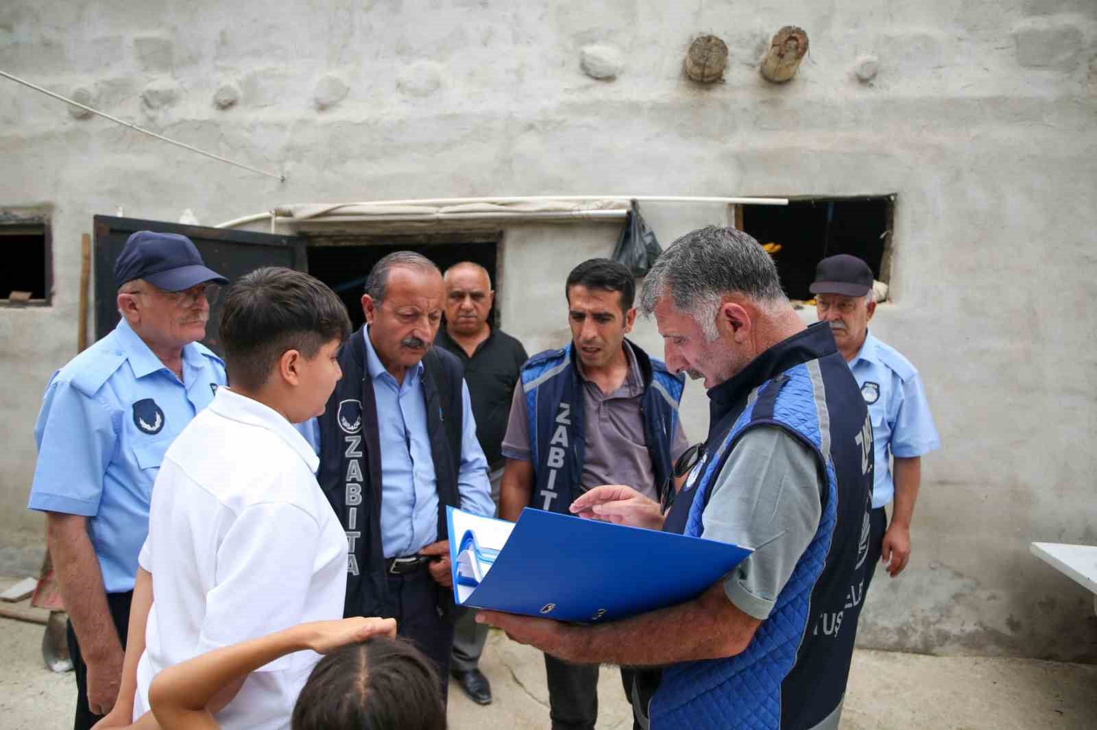 Van’da mahalle aralarında bulunan ahırlar için son uyarı