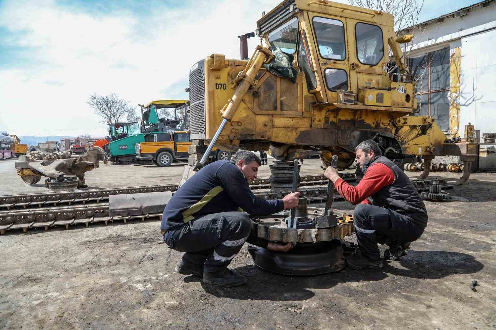 Van Büyükşehir Belediyesi 7 ayda 7 bin 180 bakım onarım işi yaptı
