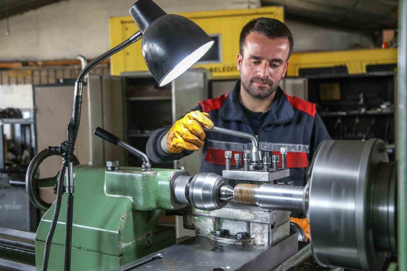 Van Büyükşehir Belediyesi 7 ayda 7 bin 180 bakım onarım işi yaptı
