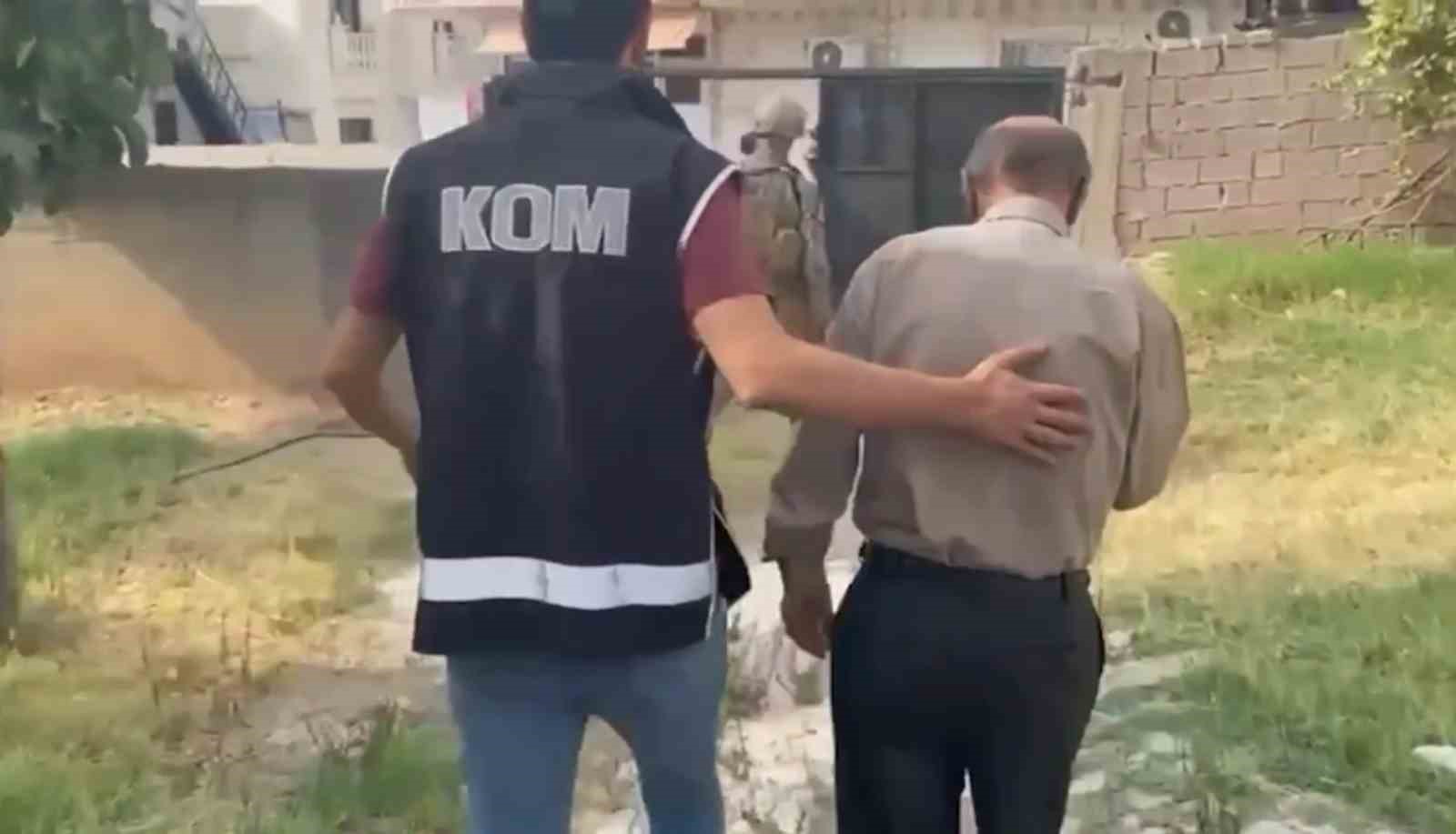 Şırnak’ta kaçakçılık operasyonu: Ev ve iş yerlerinden cephanelik çıktı