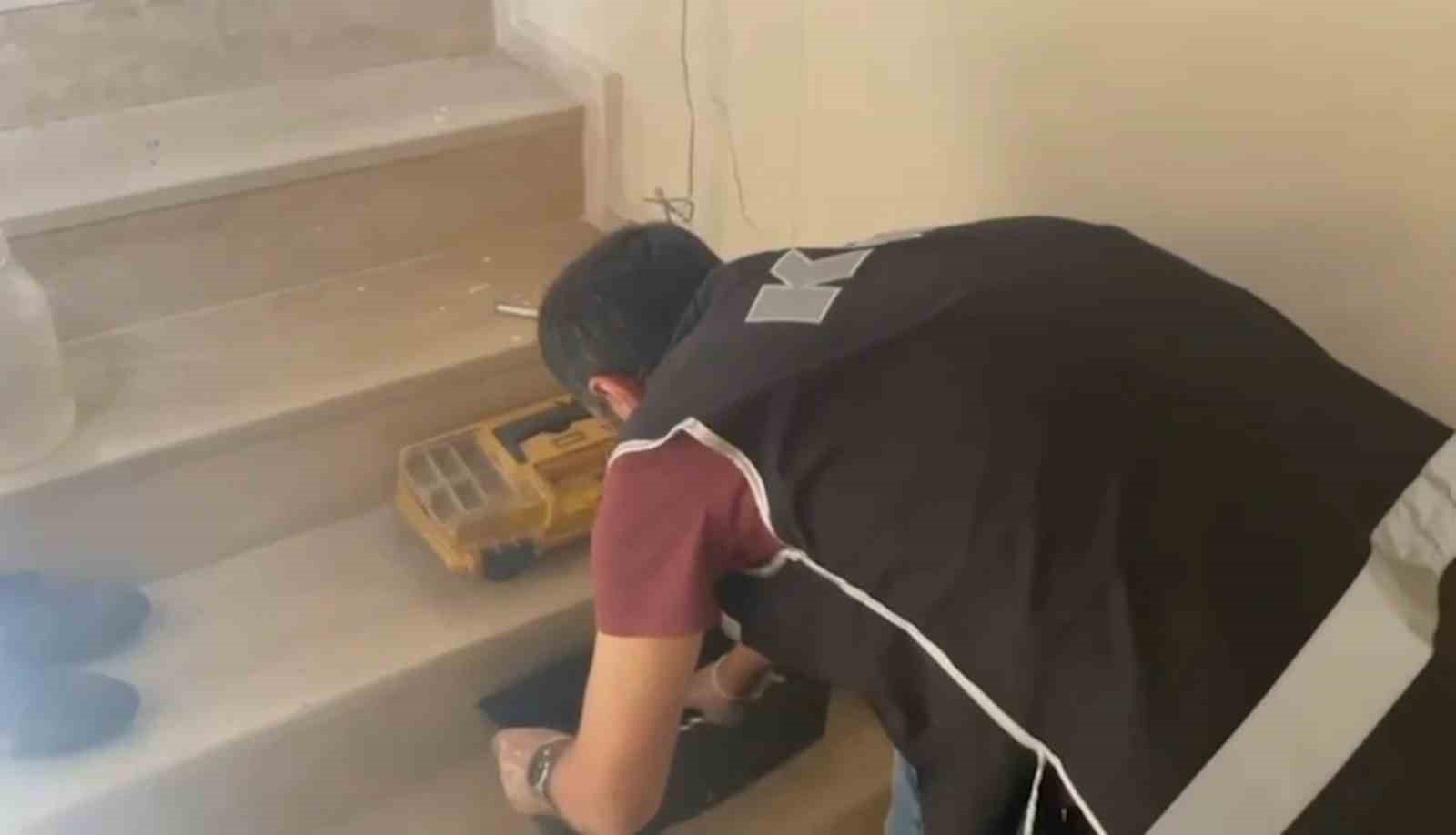 Şırnak’ta kaçakçılık operasyonu: Ev ve iş yerlerinden cephanelik çıktı