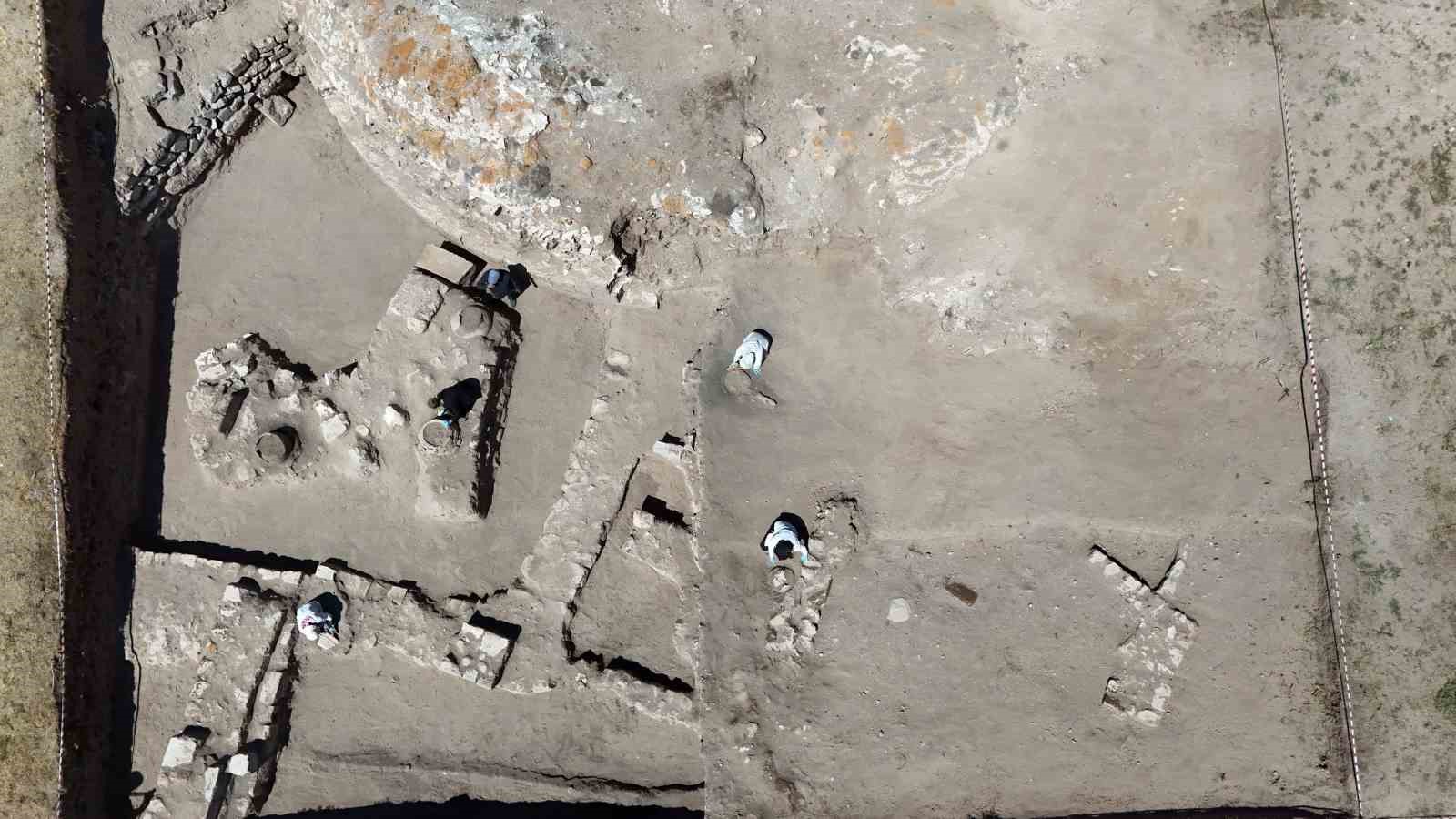 Ahlat Selçuklu Kalesi’nde başlatılan kazılar tarihe ışık tutacak