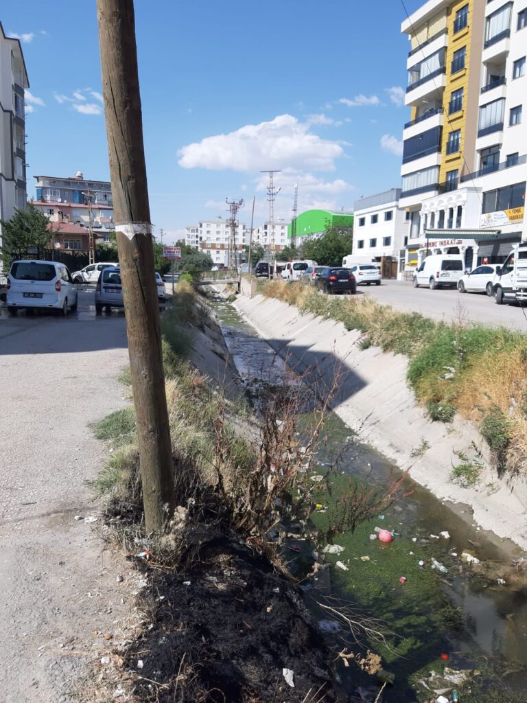 Tarihi Şamran Kanalı Çöplüğe Döndü