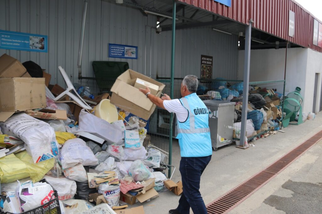 Edremit’te bir yılda 10 ton atık geri dönüşüme kazandırıldı